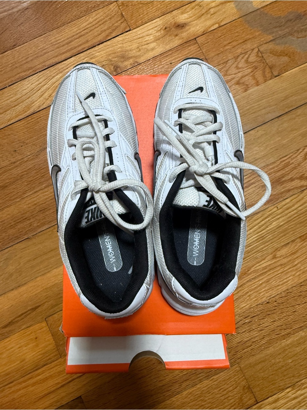 Nike Women Initiator White silver metallic